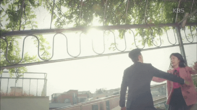 [고백부부] 사약길 걷게 만드는 어제자 장나라 장기용 포옹씬 (feat. ROTC 제복^^) | 인스티즈