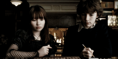 어쩌면 모두가 어려서 한번쯤은 본 적이 있을 팀버튼 느낌의 기묘한 어린이 동화-레모니 스니켓의 위험한 대결 | 인스티즈