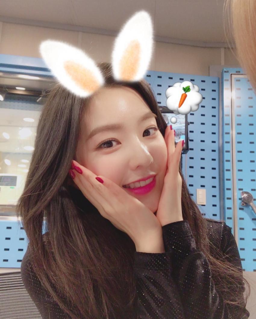 ??? : '나는 예쁜척하는게아니라 예쁘게 태어난건데...'.gif | 인스티즈