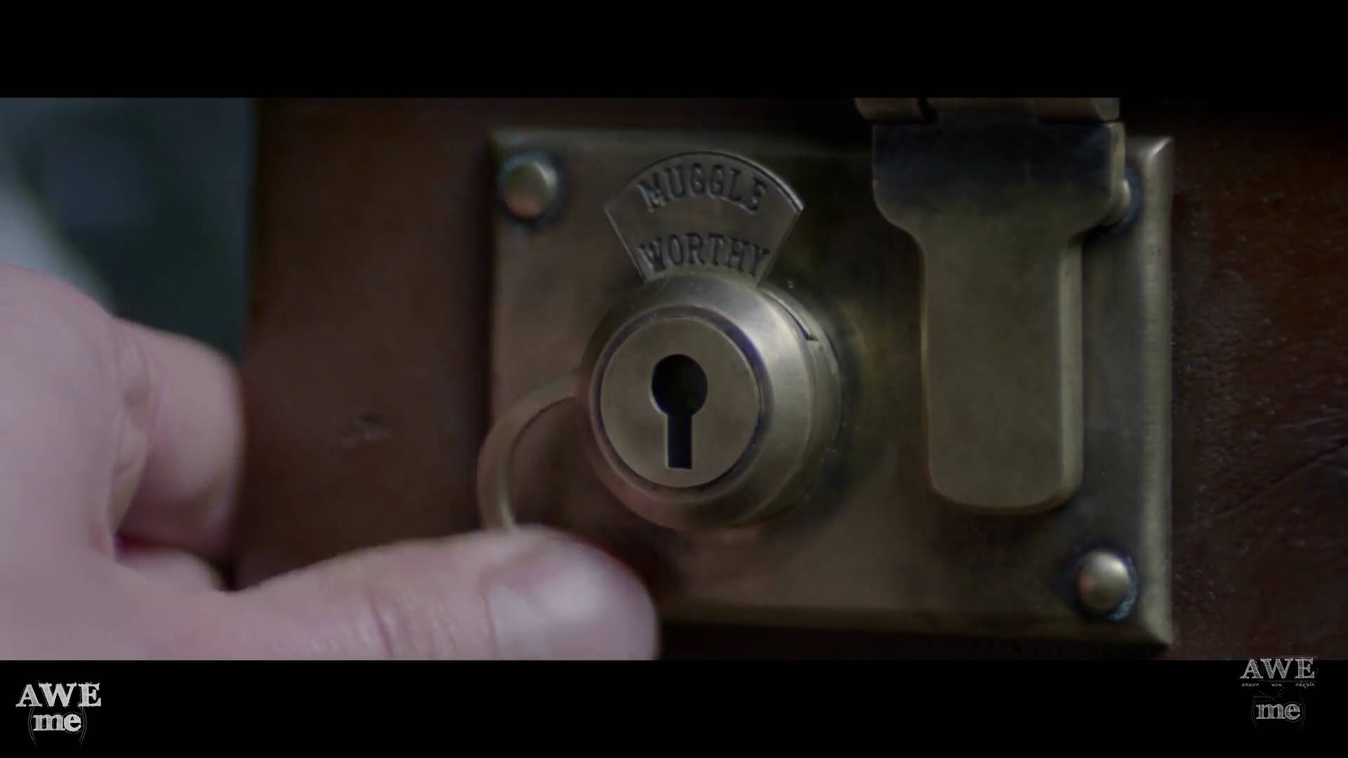 신비한 동물사전 뉴트 스캐맨더의 가방 Muggle Proof Suitcase 만들기 | 인스티즈