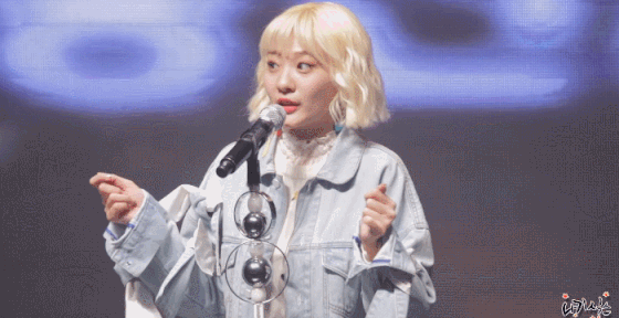 안지영을 놀라게 만든 군인들.gif | 인스티즈