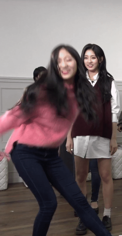 러블리즈 미주 + 빵떡.gif | 인스티즈