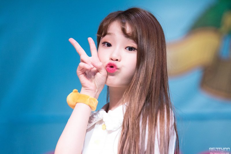 자기 직캠러가 아린이에게 한 눈 파는 걸 봐버린 승희 | 인스티즈