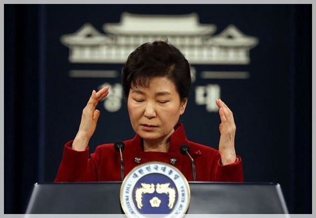 사진으로 보는 대한민국 정치 느와르 10년 .JPG | 인스티즈