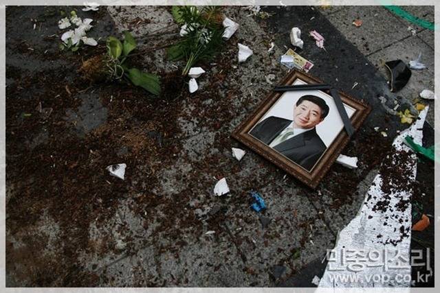 사진으로 보는 대한민국 정치 느와르 10년 .JPG | 인스티즈