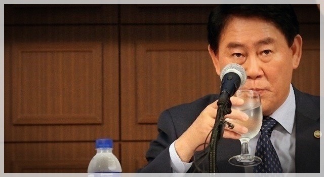 사진으로 보는 대한민국 정치 느와르 10년 .JPG | 인스티즈