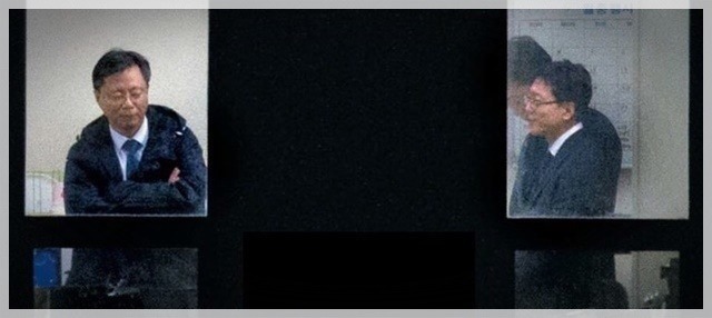 사진으로 보는 대한민국 정치 느와르 10년 .JPG | 인스티즈