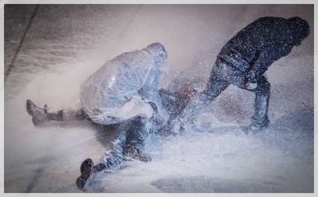 사진으로 보는 대한민국 정치 느와르 10년 .JPG | 인스티즈