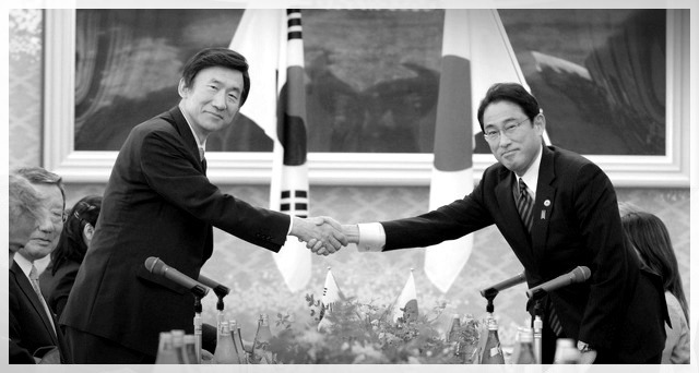 사진으로 보는 대한민국 정치 느와르 10년 .JPG | 인스티즈