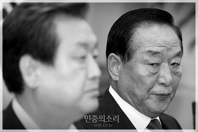 사진으로 보는 대한민국 정치 느와르 10년 .JPG | 인스티즈