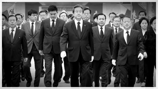 사진으로 보는 대한민국 정치 느와르 10년 .JPG | 인스티즈