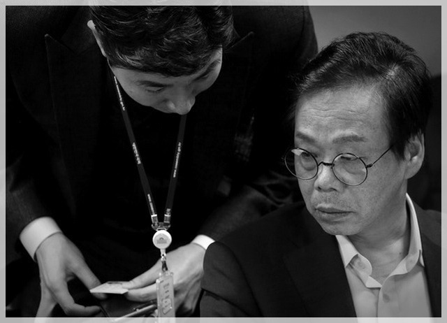 사진으로 보는 대한민국 정치 느와르 10년 .JPG | 인스티즈