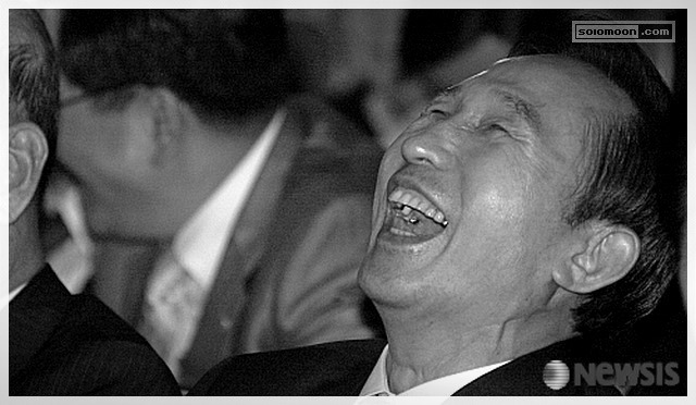 사진으로 보는 대한민국 정치 느와르 10년 .JPG | 인스티즈