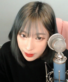 현시각 트위치를 공포로 몰아넣은 코스프레 | 인스티즈