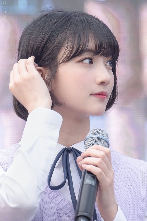 공연 도중에 신발이 날아간 오마이걸 멤버 | 인스티즈