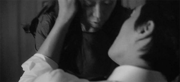 [굿와이프] 섹슈얼 텐션 폭발한 어제자 유지태 전도연 키스신.gif | 인스티즈