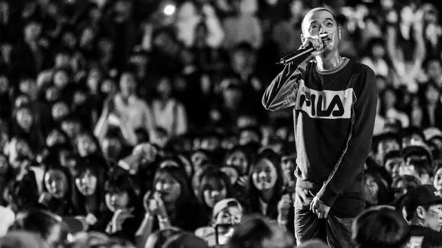 래퍼들이 랩할 때 거시기 잡으면서 하는 이유 | 인스티즈