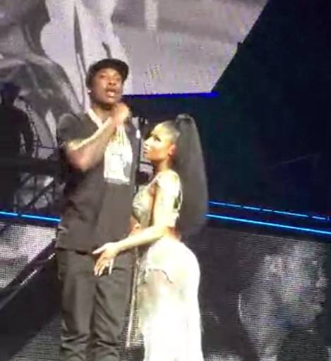 래퍼들이 랩할 때 거시기 잡으면서 하는 이유 | 인스티즈