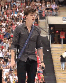 현재 북미 남자 팝가수중에서 젤 인기 많은 것 같은 애. gif | 인스티즈