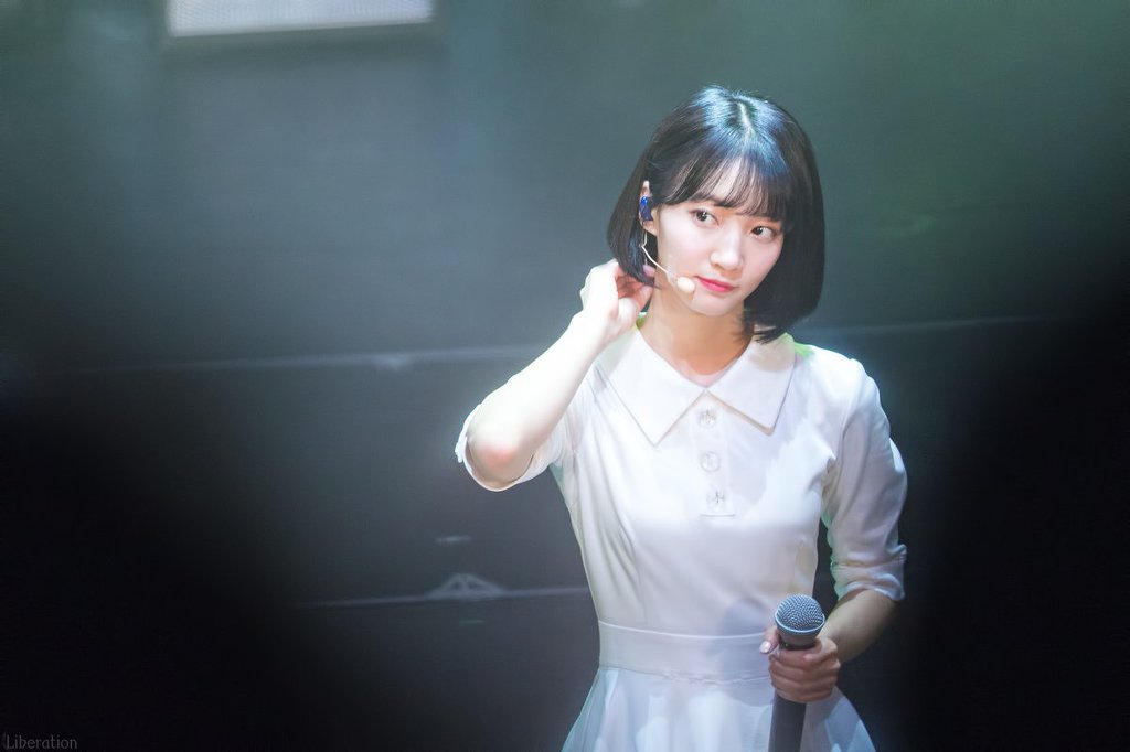 어제자 오마이걸 쇼케이스 비니 | 인스티즈