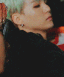 [방탄소년단/민윤기] 꿈 속의 그 남자 00 | 인스티즈