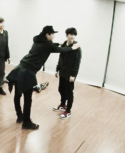 웃음을 유발하는 짤들.gif | 인스티즈