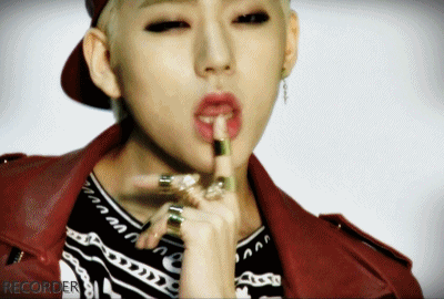 우리가 길에서 만나면 무릎 꿇을 남자아이돌 TOP4 | 인스티즈