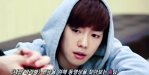 같은 멤버에게 셀카 찍는 법을 좀 배워야 하는 아이돌.yg | 인스티즈