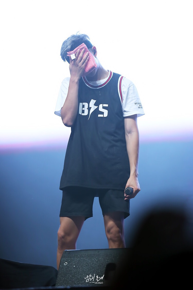 윤기 다음으로 김남준이 말랏겟지...? | 인스티즈