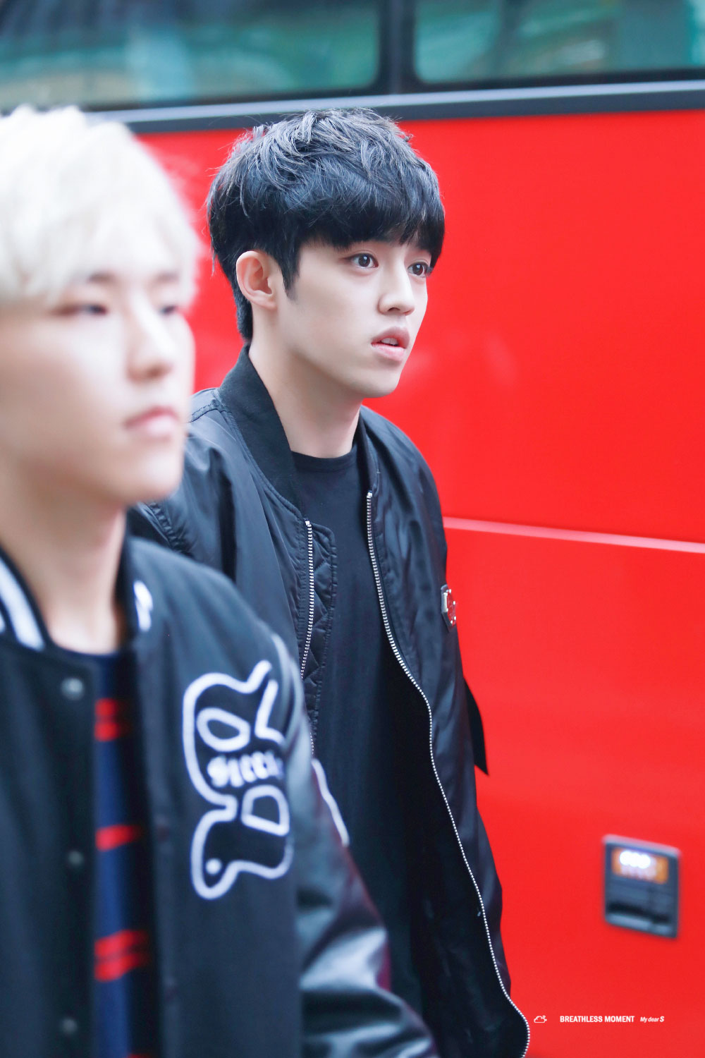 눈에 별 박은 아이돌 대열에 합류한 신인아이돌 ㄷㄷㄷㄷㄷ | 인스티즈