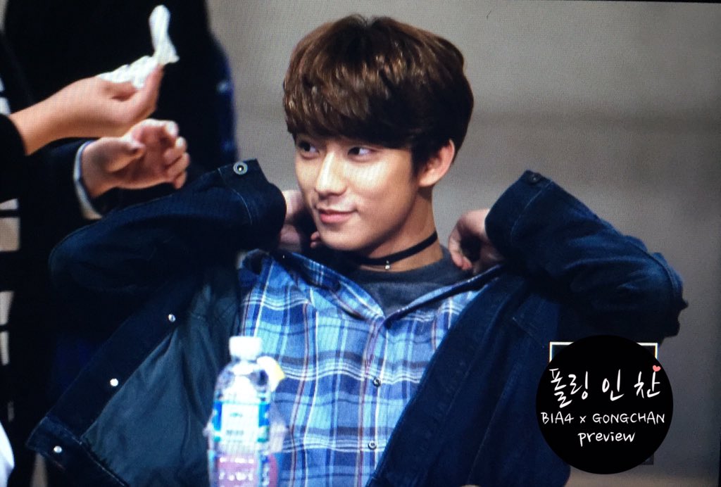 오늘자 팬사인회 쵸커 한 남자 아이돌 | 인스티즈