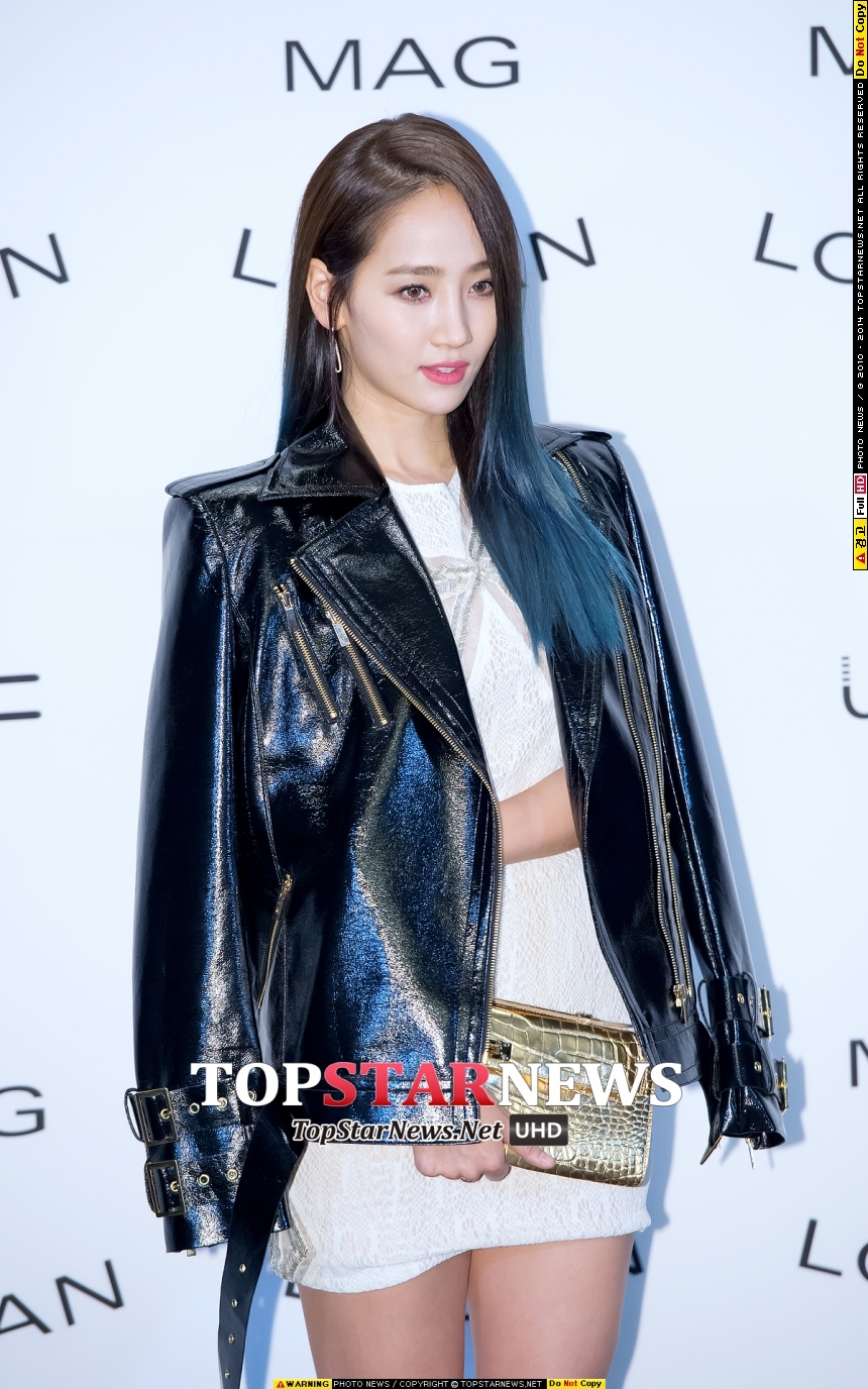 파란색 투톤으로 바꾸고 냉미녀 느낌 제대로였던 여자아이돌 | 인스티즈