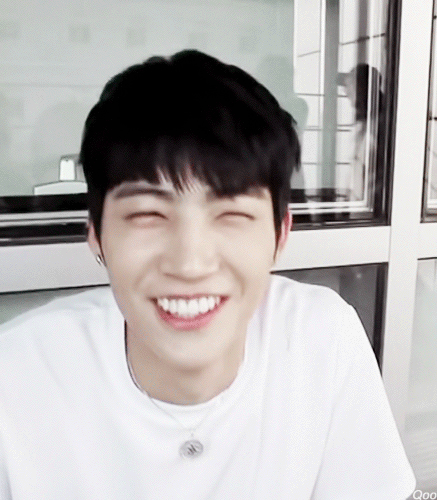 과거 애기시절과 똑같이 큰 아이돌그룹.jpgif | 인스티즈