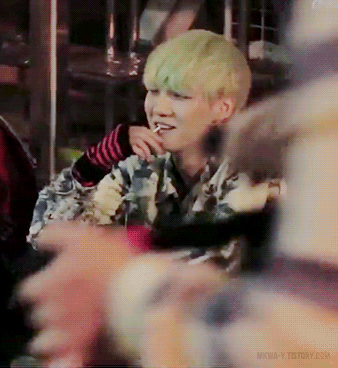 나는 솔직히 윤기가 연애해도 상관 없긴 한데 그냥 믿음을 주는 말투가 좋음 | 인스티즈