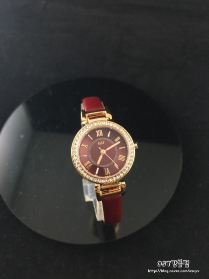 같이 길 걷다 아닌척 수줍게 손 마주잡는 지민이 vs | 인스티즈