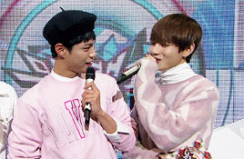 태형이 보검씨한테 끼부리는거봐 | 인스티즈