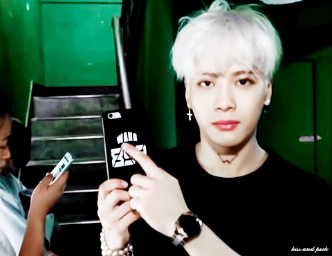 처음에 이 셀카보고 컴퓨터 그래픽인줄 알았던 아이돌.jpg | 인스티즈