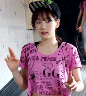 태연을 좋아하는 정도가 아니라는 한 아이돌 멤버.jpgif (feat.유타) | 인스티즈