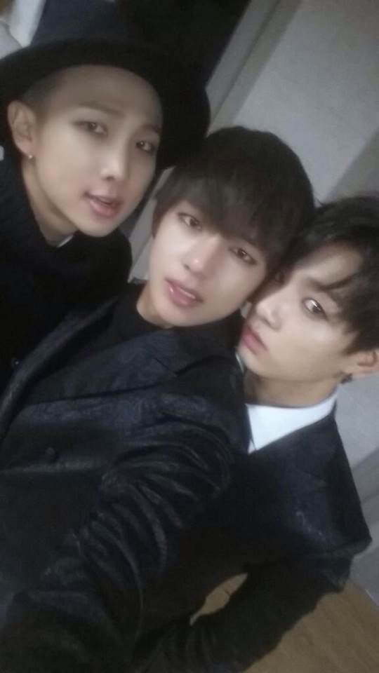 ㄱ 국뷔는 근데 좀 심하긴 함... 떡밥 정도가 데뷔 n년차 그룹 수준이 아님 | 인스티즈