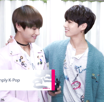 ㄱ 태형이는 올려다보고 정국이는 내려다보는거 | 인스티즈