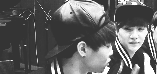 ㄱ 슈짐 관계성이 발리는 이유는 윤기가 표현이 어색해서다 아님? | 인스티즈