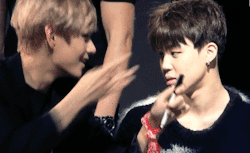 no 막내임에도 불구 멤버들한테 우쭈쭈 당하는 아이돌.bts | 인스티즈