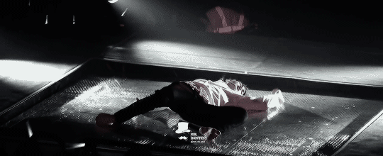 무대 연출에 대해 처음 들은 아이돌의 반응&연출.gif | 인스티즈