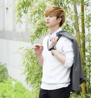 비투비) 담배필 때마다 걸리는 육성재ㅋㅋㅋ (후아유/ 도깨비) | 인스티즈