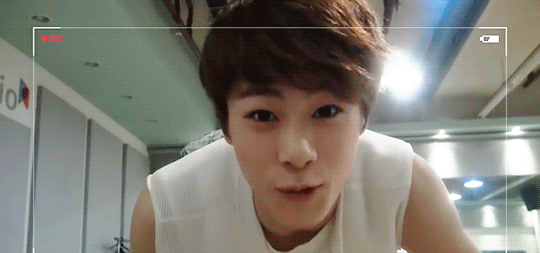 언프리티랩스타에 살짝 나온 수아 친오빠 JPG | 인스티즈