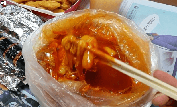 떡을 싫어하는 사람들도 찬사하는 떡볶이.jpg | 인스티즈