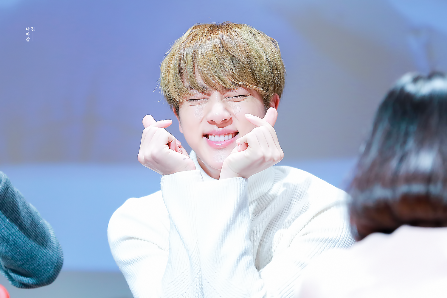 방탄도 자기가 치명적이란 걸 알겠지??? | 인스티즈