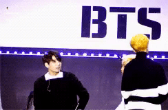 ㄱ보통 말하고있는사람이나 다른 집중된 상황을 쳐다보기 마련인데(국민 | 인스티즈