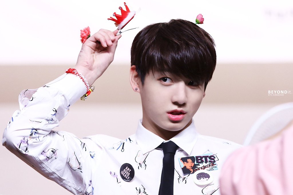 정국이 자세히 보면 아이유님 닮음 ㄹㅇ | 인스티즈