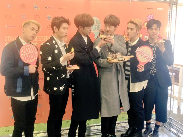 비정상회담) 로빈이랑 타쿠야 오늘 월디페 홍보행사함 | 인스티즈